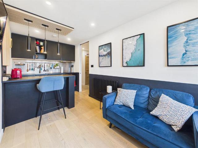 Flat for sale in Lower Green Esher, Blackhills