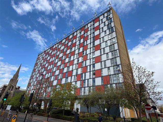 Flat for sale in London Borough of Croydon, Greater London