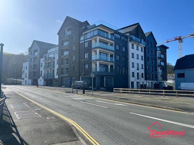 Flat for sale in Douglas, Scotland