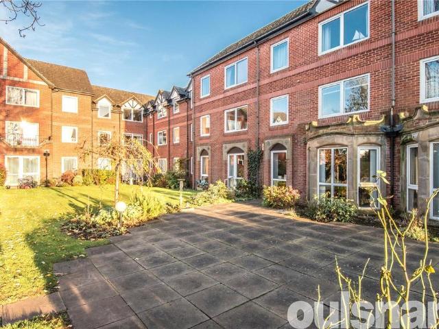 Flat for sale in Bromsgrove