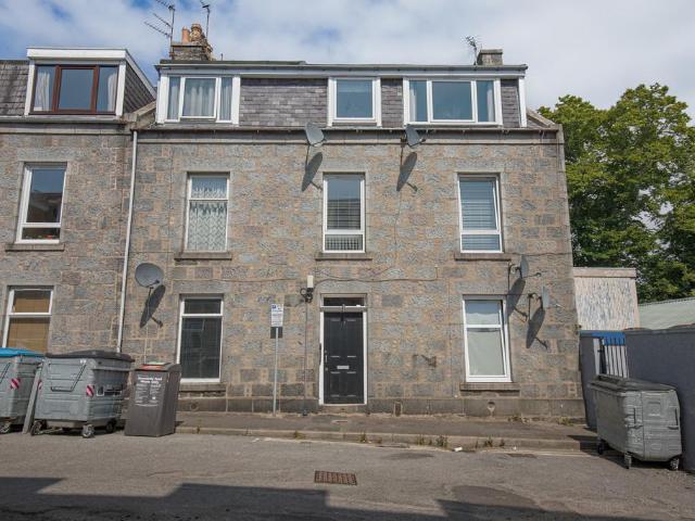 Flat for sale in Ferryhill, Ballindoch