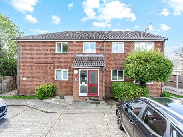 Flat for sale in Wickford
