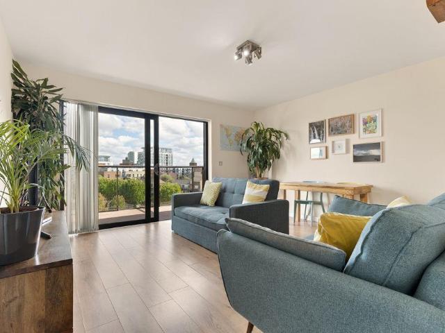 Flat for sale in London Borough of Tower Hamlets, Greater London