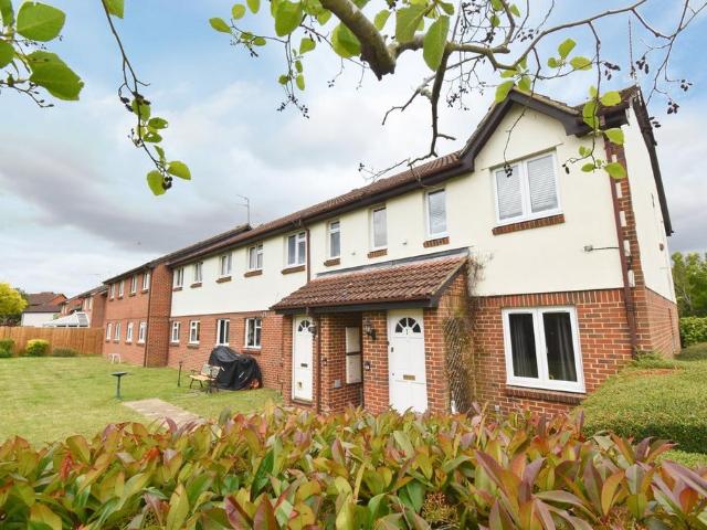 Flat for sale in Swallowfields, Blackhills