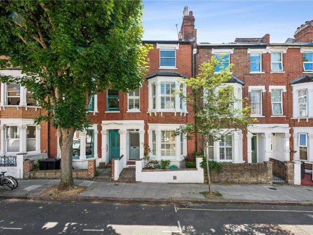 Flat for sale in Highbury, Greater London