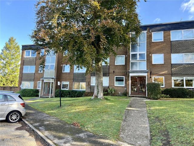 Flat for sale in Westborough, Surrey