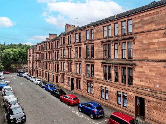 Flat for sale in Eastpark, Maryhill
