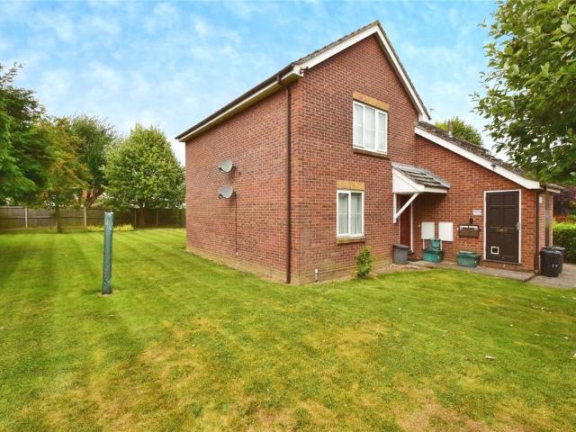 Flat for sale in Fordham Heath, Essex
