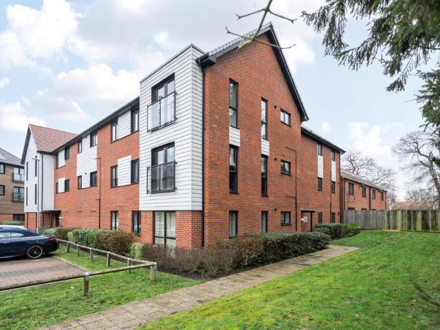 Flat for sale in Leybourne, Bourne Vale