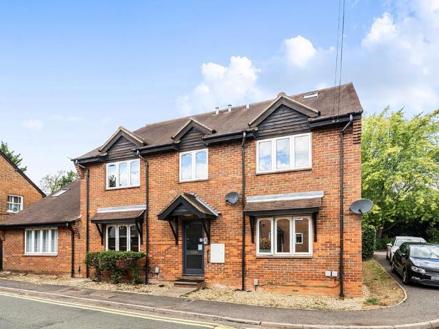 Flat for sale in Rickmansworth, Three Rivers