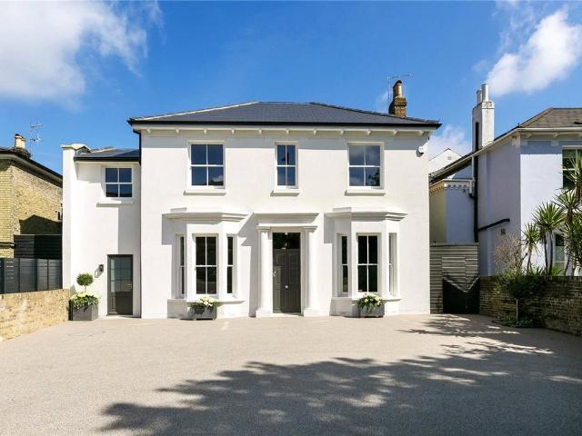Flat for sale in Putney, Greater London
