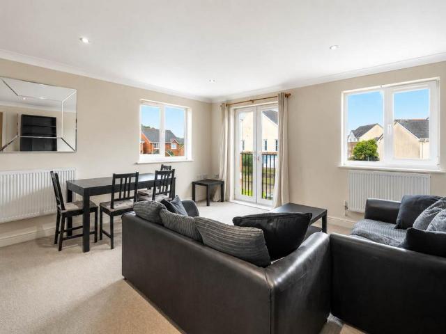 Flat for sale in Penparcau, Wales