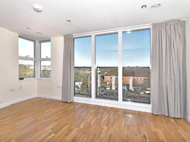 Flat for sale in Perryfields, West Sussex