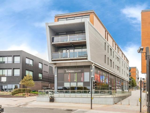 Flat for sale in West Yorkshire