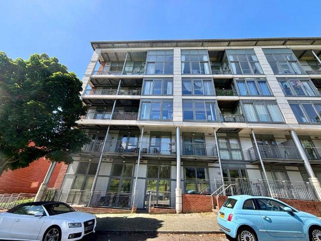 Flat for sale in Calthorpe Fields, West Midlands