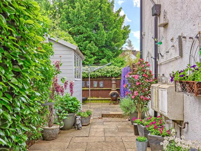 Flat for sale in Navestock Side, Essex
