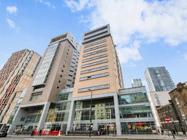 Flat for sale in St. George in the East, Greater London