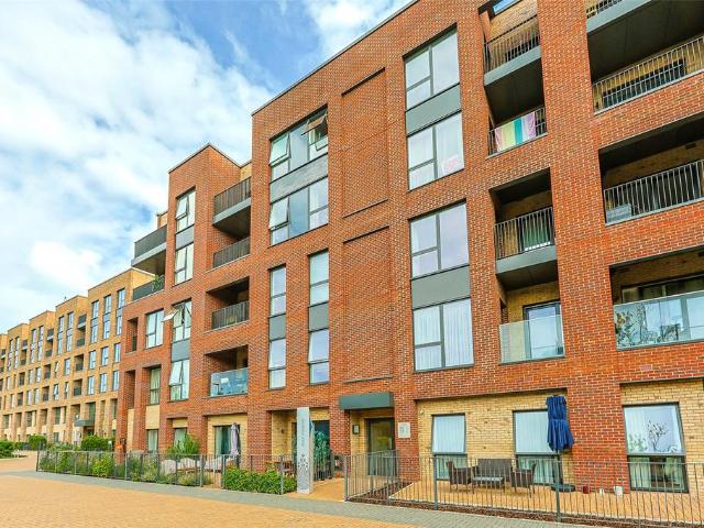 Flat for sale in Colindale, Greater London