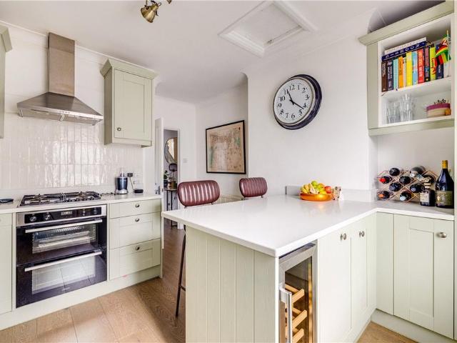 Flat for sale in Wandsworth, Greater London