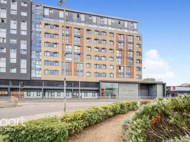 Flat for sale in Lee Chapel, Essex