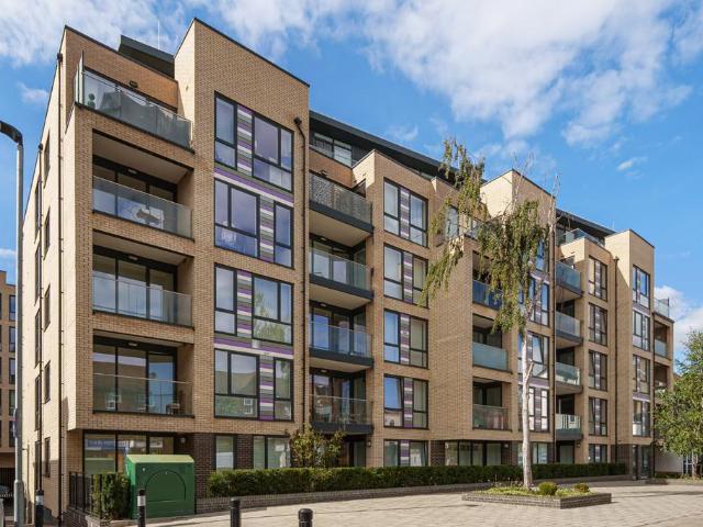 Flat for sale in Well Hall, Greater London