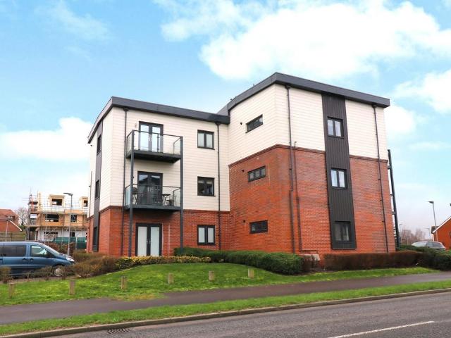 Flat for sale in Hedge End, Helford