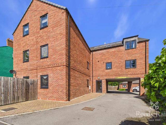 Flat for sale in Acomb, High Field