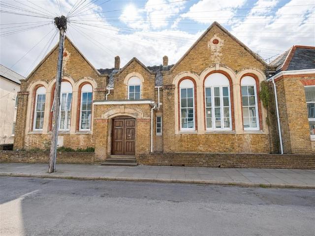 Flat for sale in Sheerness, Oad Street