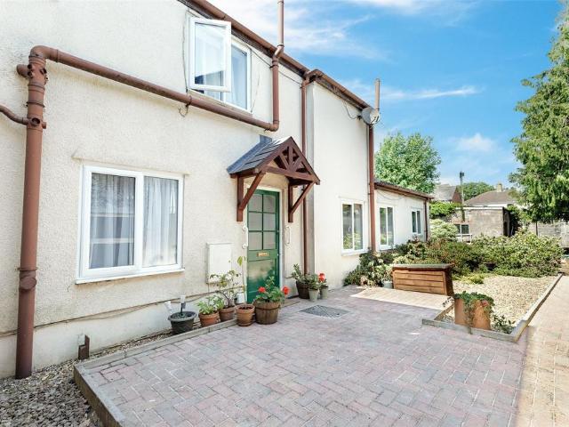 Flat for sale in Plasnewydd, Falcon Lodge
