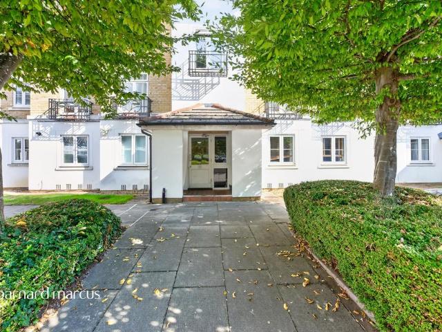 Flat for sale in London Borough of Sutton, Greater London