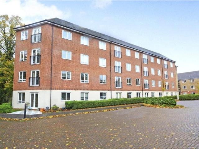 Flat for sale in Priest Down, Hampshire