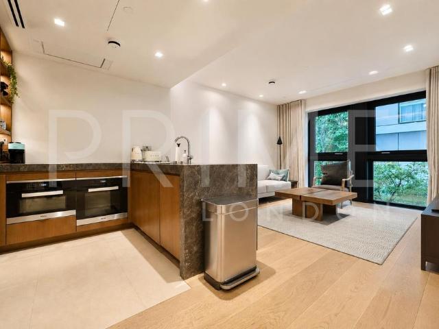 Flat for sale in St Clement Danes, Greater London