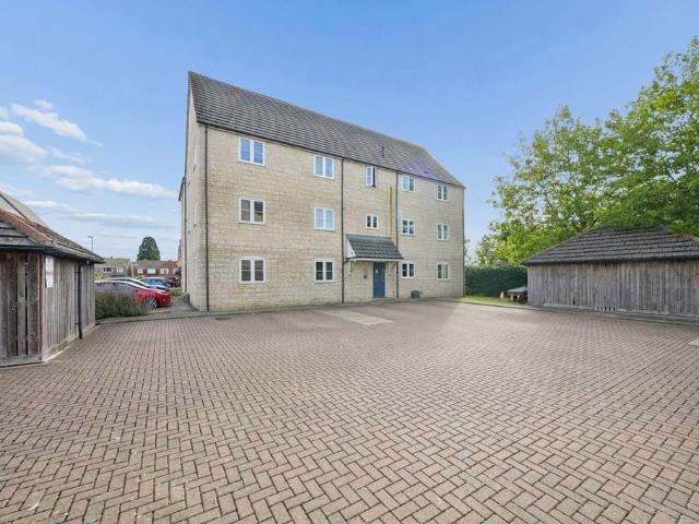 Flat for sale in Caldecott, Vale of White Horse