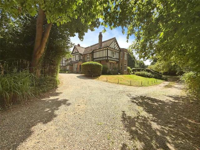 Flat for sale in Winslow, Buckinghamshire