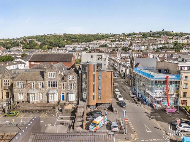 Flat for sale in Mount Pleasant, Nangreaves