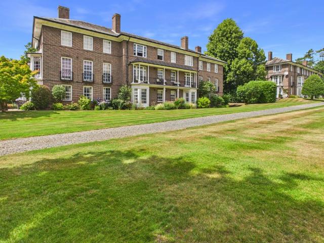 Flat for sale in Swallow, Buckinghamshire