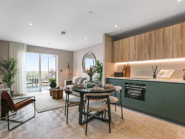 Flat for sale in Clapham Junction, Greater London