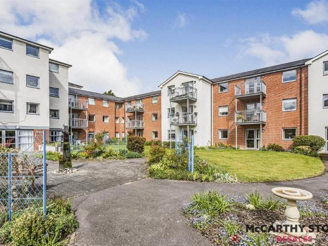 Flat for sale in Priest Down, Hampshire
