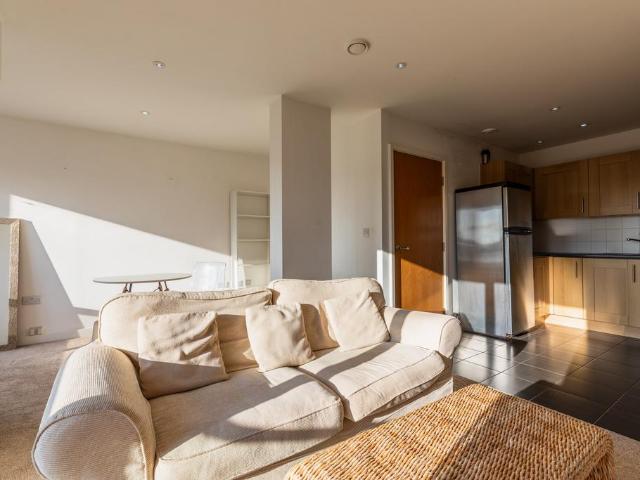 Flat for sale in Colindale, Greater London
