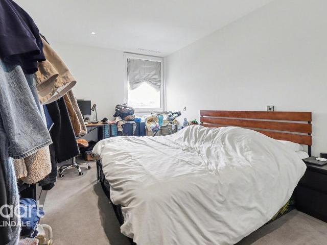 Flat for sale in Kingsbury, Greater London