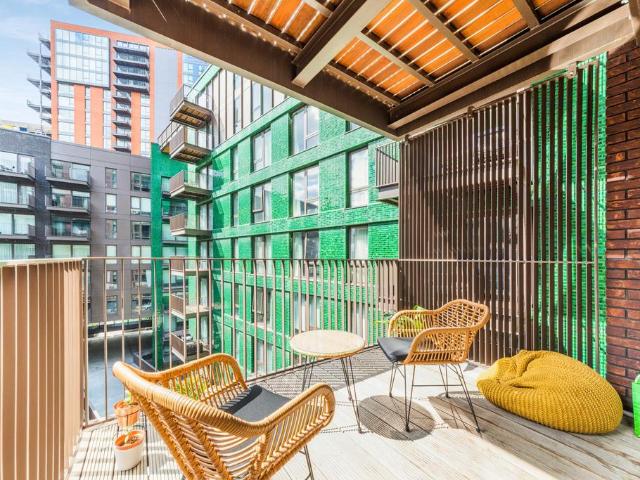 Flat for sale in Nine Elms, Greater London
