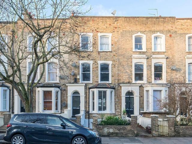 Flat for sale in Camberwell, Greater London