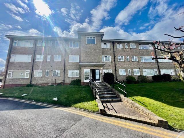 Flat for sale in Four Oaks, West Midlands