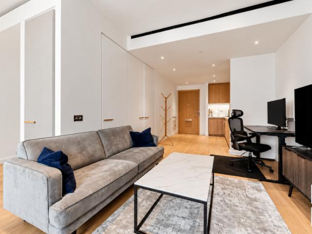 Flat for sale in Nine Elms, Greater London
