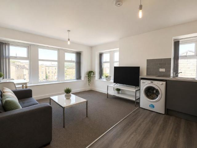 Flat for sale in Boothtown, Halifax