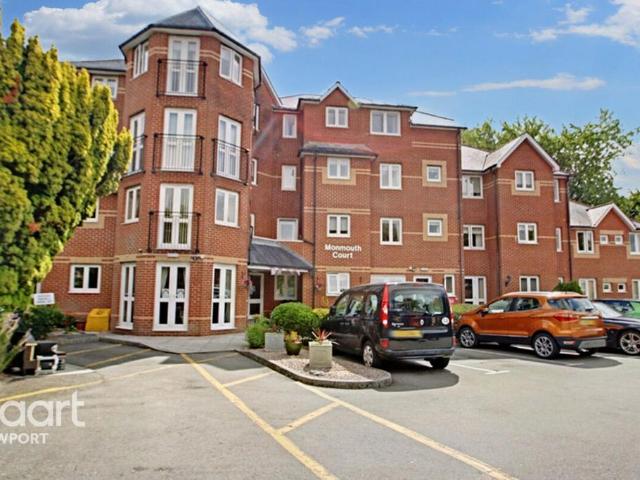 Flat for sale in Allt-yr-yn, Wales