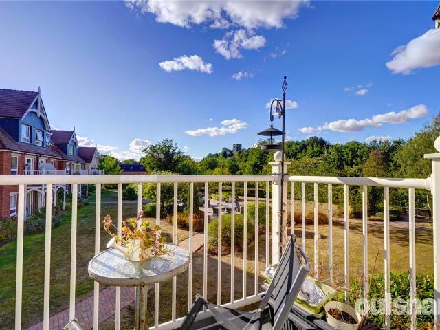 Flat for sale in Primsland, Wychavon