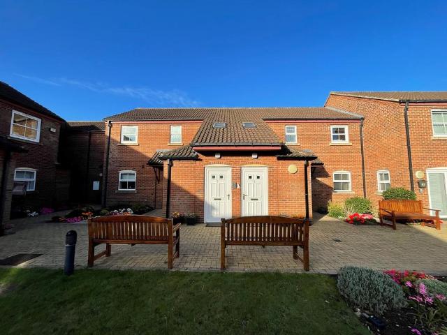 Flat for sale in Alverton, East Midlands