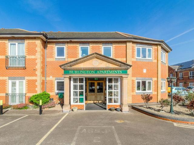 Flat for sale in Phippsville, Northampton
