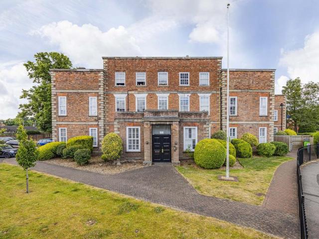 Flat for sale in Alverton, East Midlands